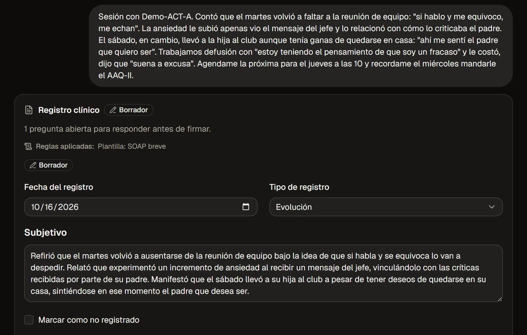La conversación con el asistente: una sesión escrita y, debajo, la tarjeta con lo que propone.